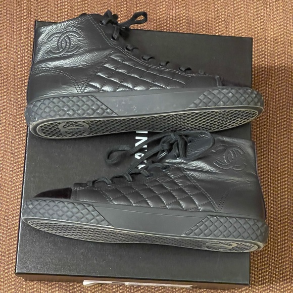 100% Auth CHANEL Hightop Sneakers - Picture 10 of 16